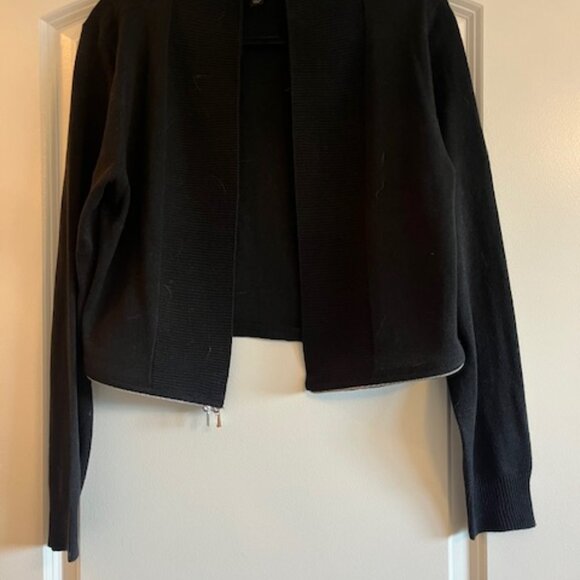 New, G.I.L.I.  long sleeved,Cardigan/crop sweater/ zipper detail, black, sz M - Picture 5 of 9